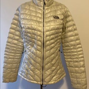 Women’s Thermoball North Face Coat